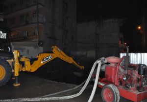 İzmir’de ‘kayma’ paniği: 2 bina boşaltıldı 