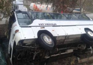 İzmir’de feci kaza! İşçi servisi devrildi: 12 yaralı 