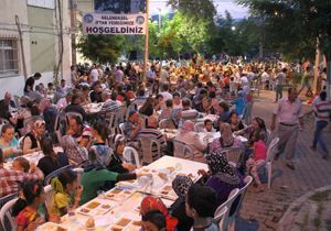 Makedonya göçmenlerinden 2 bin kişilik geleneksel iftar 