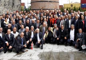 Konak’ta halkın belediyesi için ilk adım: Büyük muhtar zirvesi 