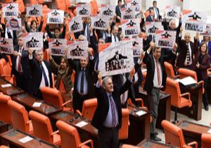 CHP’den Meclis’te pankartlı 17 Aralık eylemi 