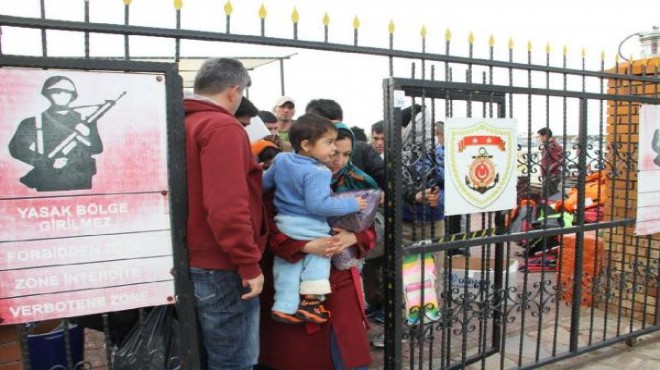 Dikili açıklarında 52 mülteci yakalandı