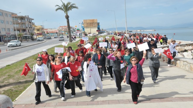 Güzelbahçeli kadınlar 8 Mart için yürüdü