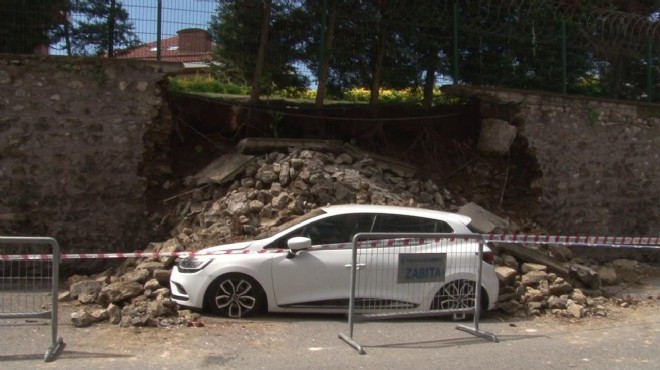 İstinat duvarı çöktü: 2 araç hasar gördü