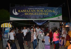Torbalı nın Ramazan Sokağı na büyük ilgi: Kemeraltı gibi!