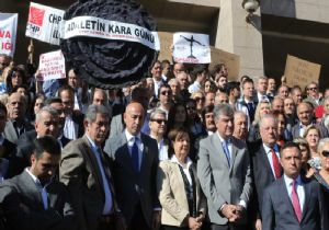 CHP İzmir’den adalete siyah çelenk! 