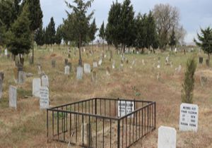 İzmir’de belediye borcu yüzünden icradan satılık mezarlık! 