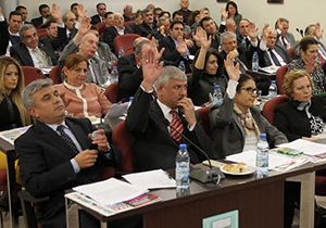 Karşıyaka Meclisi’nde yüksek tansiyon: Oda tartışması