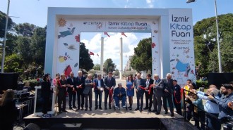Türkiye'nin ilk kitap festivali start aldı