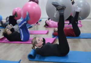 Bornova’nın kadınları aerobik, step ve pilatesi çok sevdi
