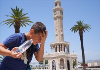 İzmir'de sıcak hava hayatı olumsuz etkiledi