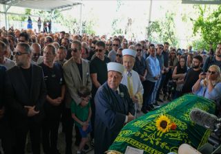 Metin Arolat'a İzmir'de acı veda