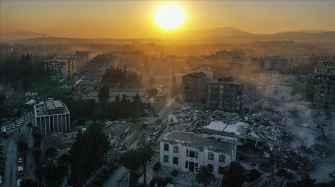  İkinci deprem tamamen öngörülemez bir depremdi 