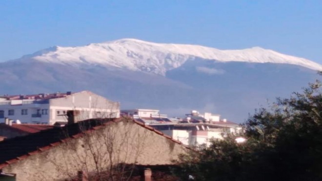  İzmir in çatısı  beyaz gelinliği giydi