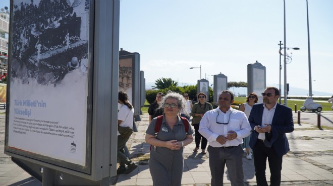  İzmir’in Kurtuluş Bayramı  sergisinde gurur dolu anlar