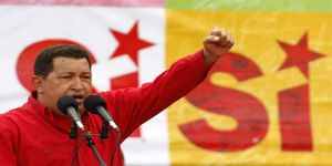 Chavez halkının ’‘banyosuna’’ da girdi