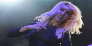 Hande Yener İzmir'de coşturdu    