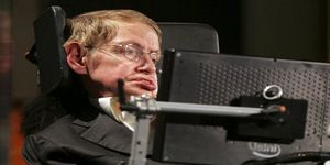 Stephen Hawking'ten ilginç uyarı