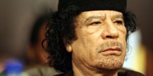 Kaddafi nin başına ödül konuldu