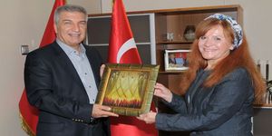 Karşıyakalı ressama Fransa’’da bronz madalya