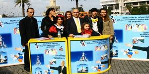 İzmir’’e Disneyland için imza kampanyası 