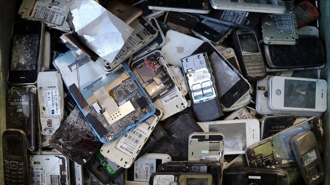5,3 milyar cep telefonu çöpe gidecek
