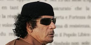 Kaddafi: Libya dayım ve savaşacağım