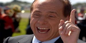 Berlusconi'ye fuhuş soruşturması