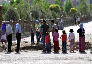 Minibüs geçerken bomba patladı: 1 ölü 