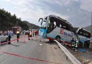 Flaş! Denizli’de tur otobüsü devrildi: 4 ölü, 38 yaralı 