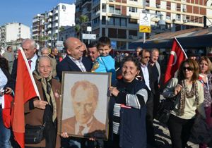 Bayraklı aday adayı Öncel: Demokrasi Atamızın eseridir.