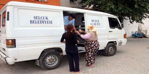 Selçuk’’ta yoksula 12 ay aş!