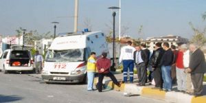 Ambulans kaza yaptı: 5 yaralı!