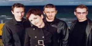 Cranberries geliyor