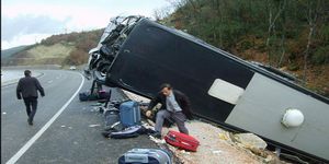 Manisa'da otobüsle TIR çarpıştı: 24 yaralı