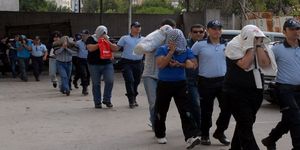 İzmir’’de dev fuhuş operasyonu 