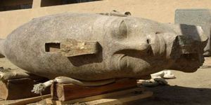 3. Amenhotep'in dev heykeli bulundu