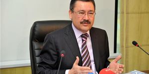 Melih Gökçek ten MHP ye baraj duası