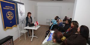 Karabağlar’da mutlu yuva için aile içi iletişim semineri