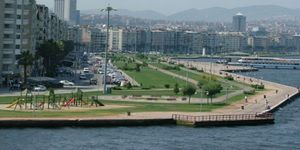 İzmir’’de, ’“İzmirli olmak’”... 