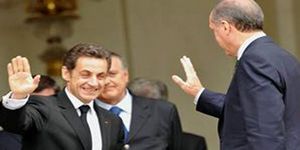 Sarkozy geliyor