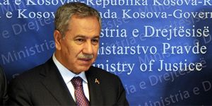 Arınç: Kan dökme yöntem olmamalı