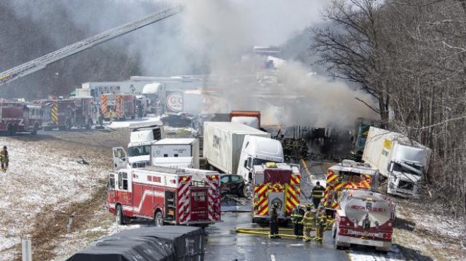 ABD de 80 aracın karıştığı kaza: 6 kişi öldü