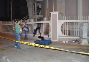 İzmir’de Emniyet Müdürlüğü önünde bomba paniği! 