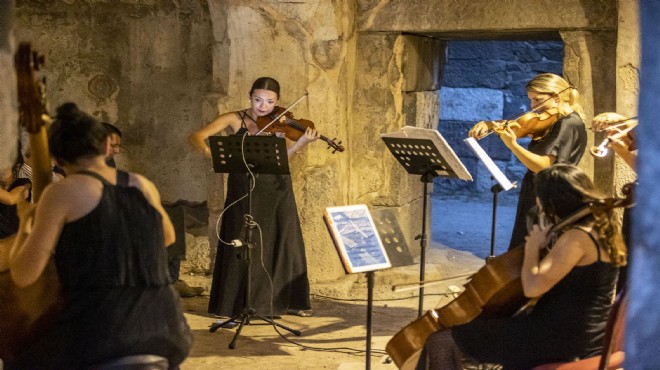 Agora Ören Yeri’nde büyüleyen konser