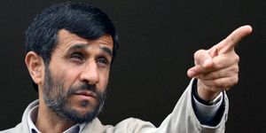 Ahmedinejad: İkiz Kuleleri uçaklar yıkmadı