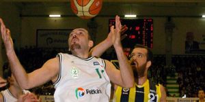 Aliağa Petkim, Fenerbahçeye direnemedi: 70-61