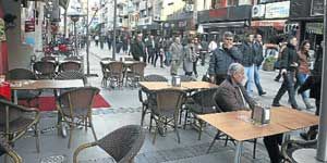 Alsancak caddelerine ‘sıkıyönetim’ yasaları 