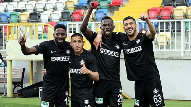 Altay da Poko ve Regattin kalıyor