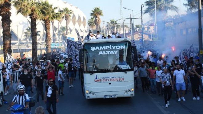 Altay, Süper Lig i taraftarıyla kutladı